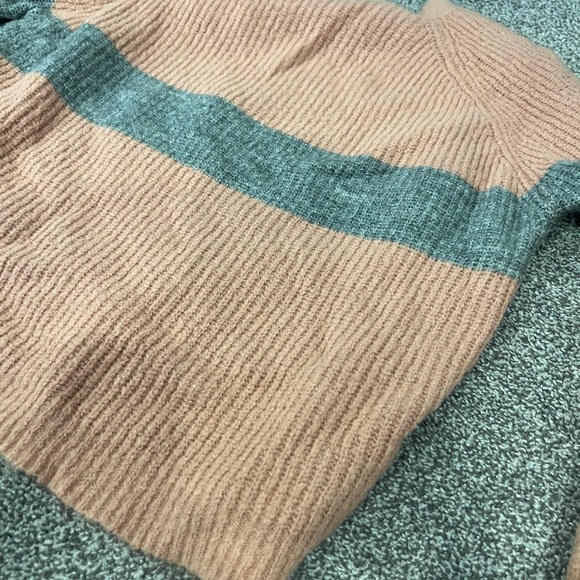 Fashion nova sweater size medium pink and grey - Picture 2 of 3
